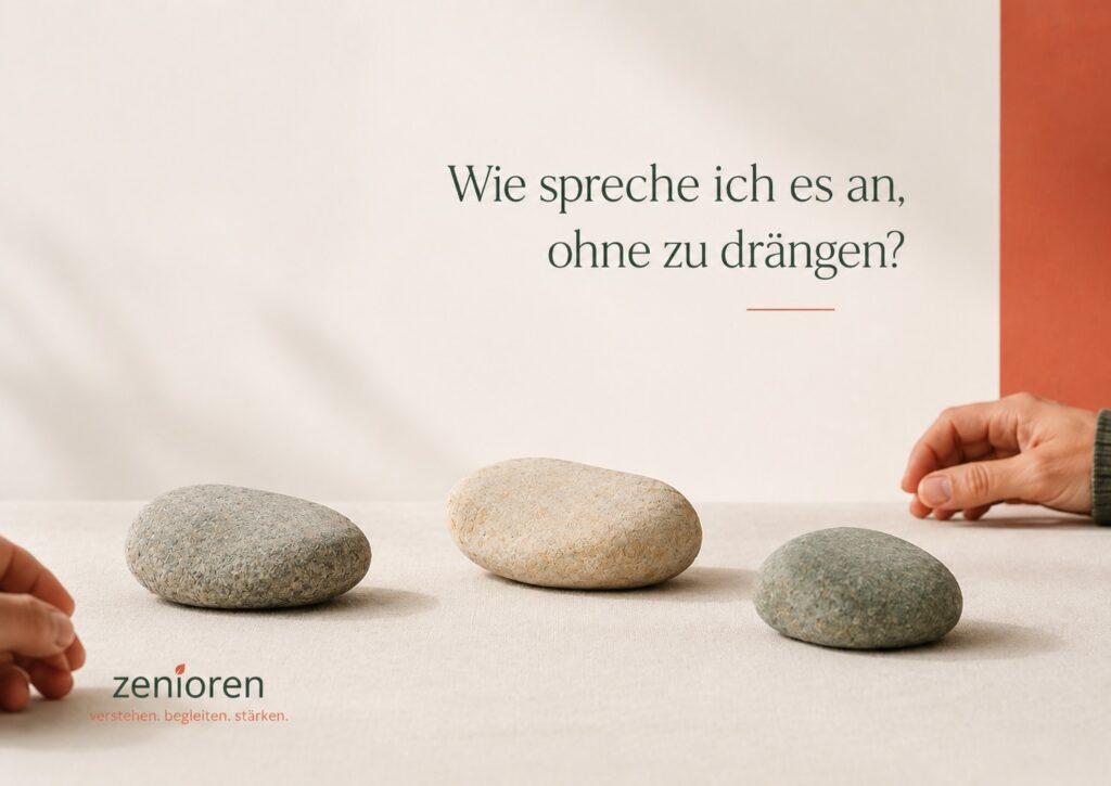Zenioren-Blogbild mit drei naturbelassenen Steinen in ruhiger Beziehung auf hellem Untergrund, zwei Hände dezent am Rand ohne Berührung, warmes klares Licht und viel Weißraum. Das Bild steht für Gespräch, Grenze, Respekt und Selbstschutz zwischen Generationen.